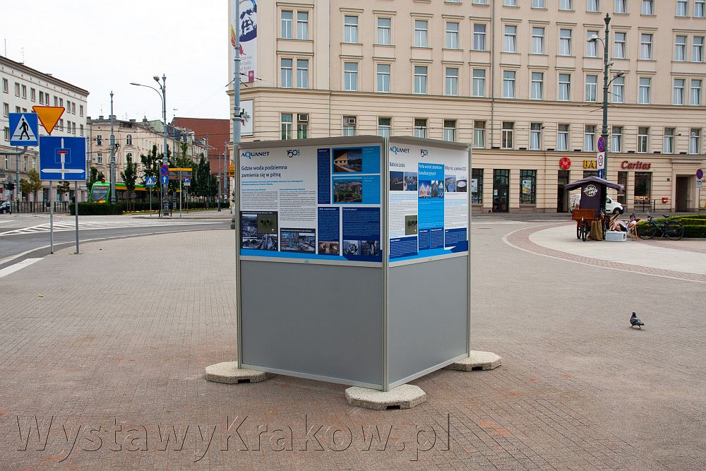 Wystawa plenerowa w Poznaniu - nasz system fotoplastikonów prezentuje się znakomicie w przestrzeni miejskiej